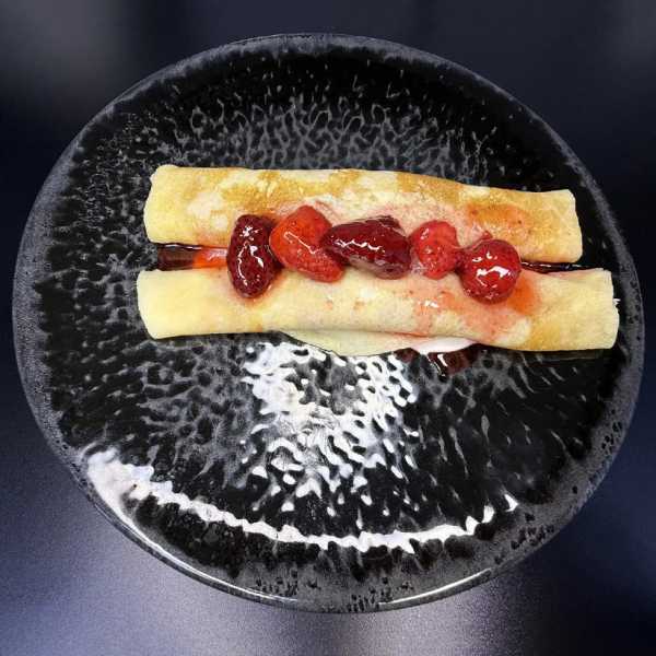 Блинчики с клубникой